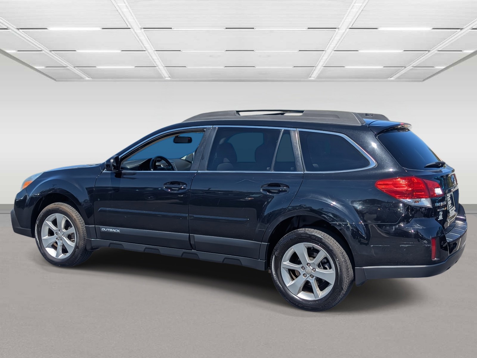 Used 2013 Subaru Outback 2.5i Premium w/ Popular Pkg 1B AWD/4WD image 3