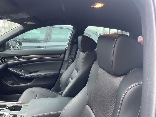 Used 2022 Honda Accord Sport image 2