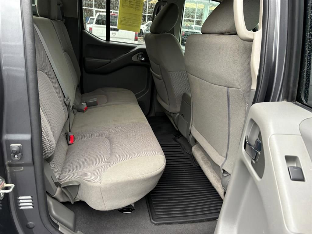 Used 2020 Nissan Frontier SV w/ Midnight Edition Floor Mats image 19