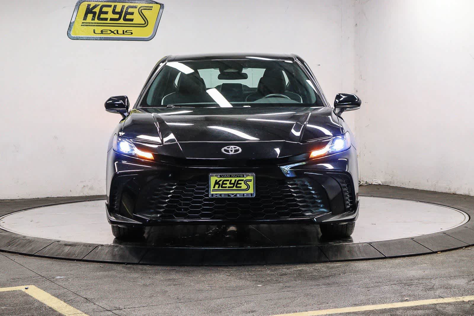 Used 2026 Toyota Camry SE FWD image 6