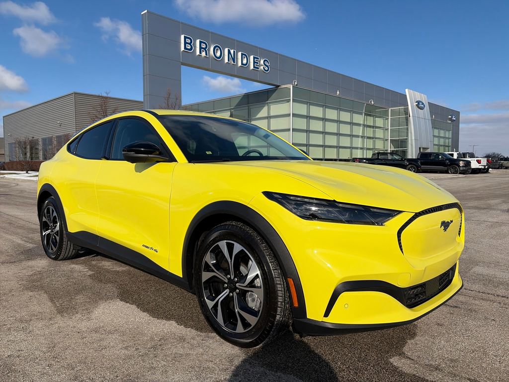 Used 2025 Ford Mustang Mach-E Select w/ Comfort Package Lite image 1