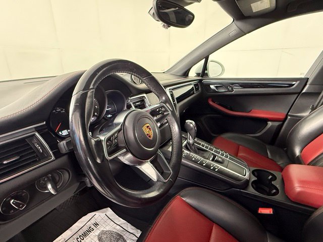 Used 2018 Porsche Macan AWD/4WD image 17