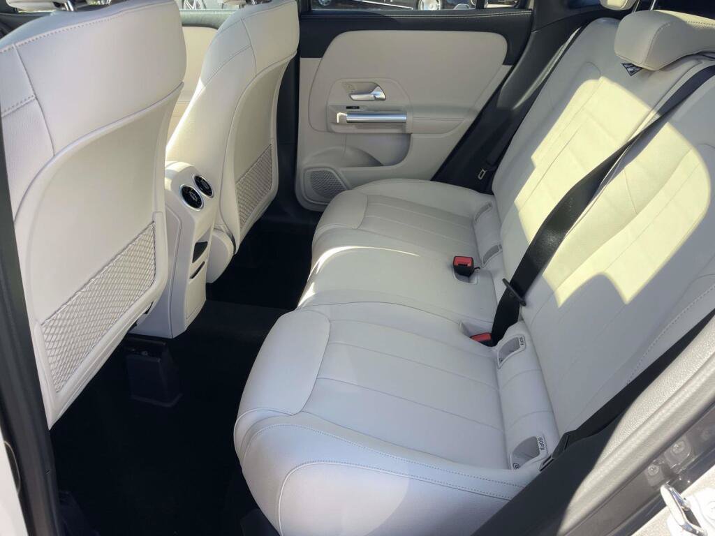 New 2026 Mercedes-Benz GLA 250 4MATIC image 16