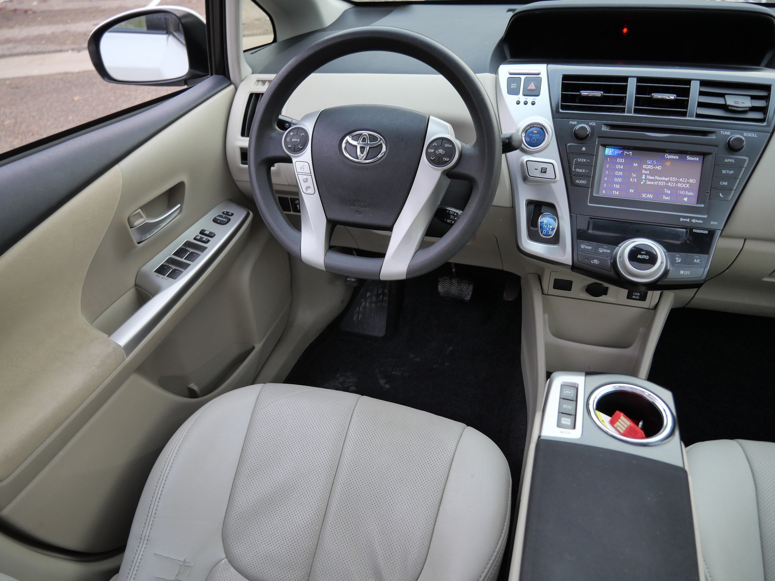 Used 2014 Toyota Prius V Three FWD image 9