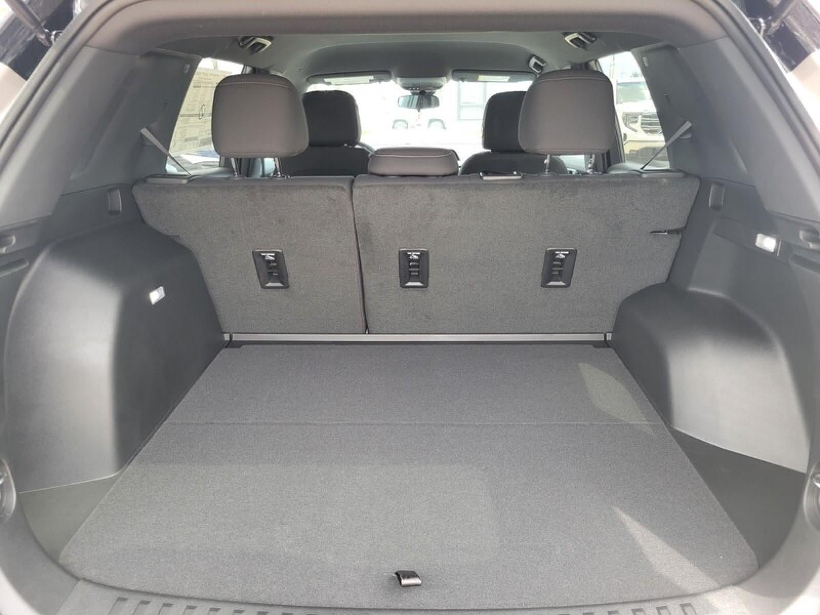 New 2027 GMC Terrain Elevation w/ Black Edition FWD image 7