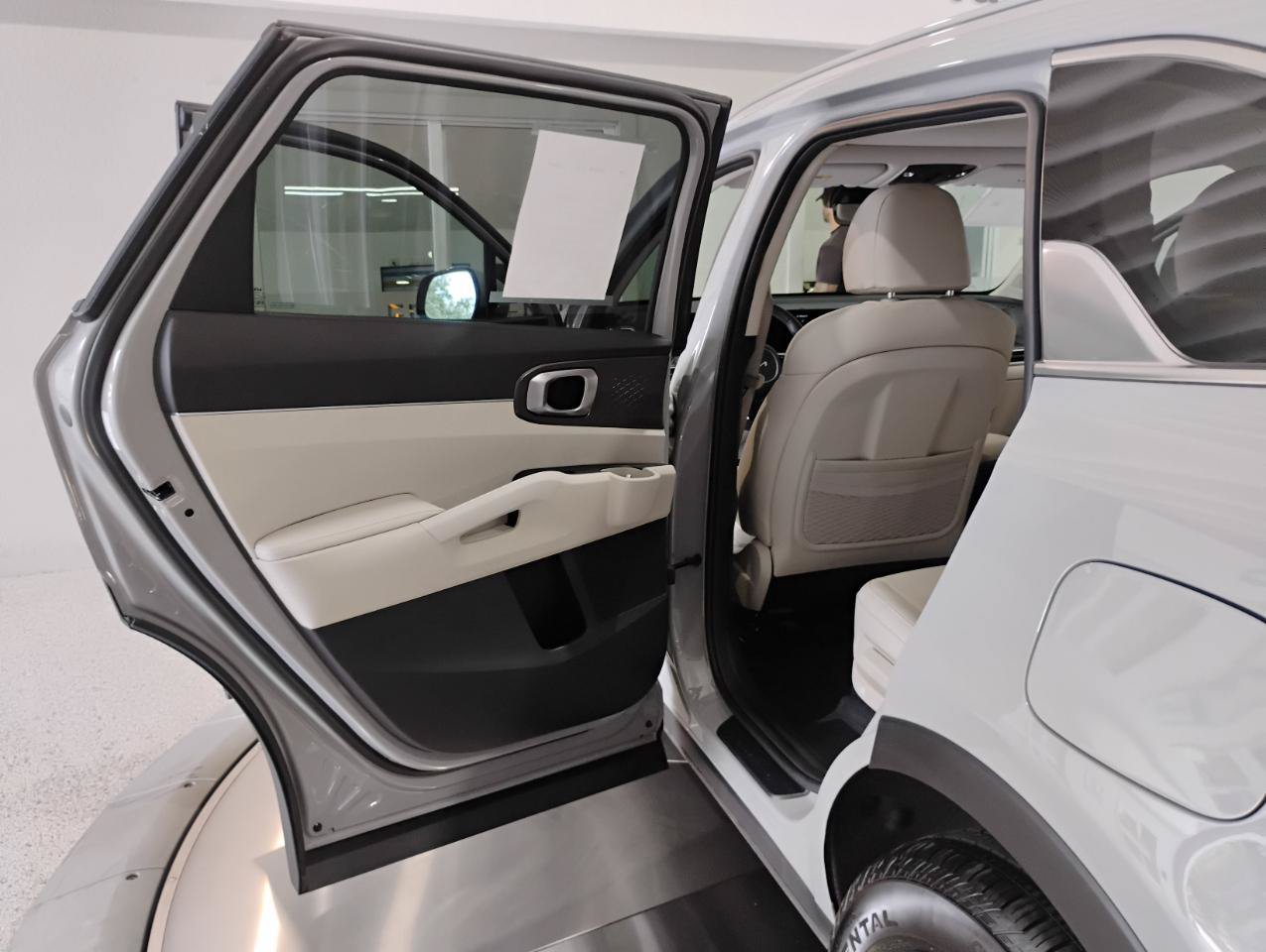 Used 2025 Kia Sorento S w/ Panoramic Sunroof Package FWD image 38