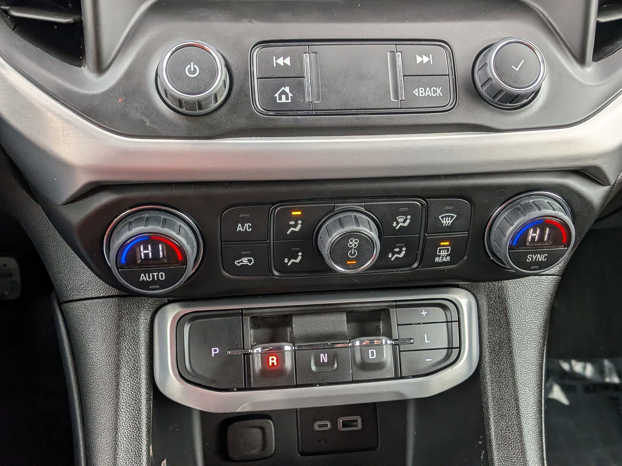 Certified 2023 GMC Acadia SLE w/ Driver Convenience Package image 28