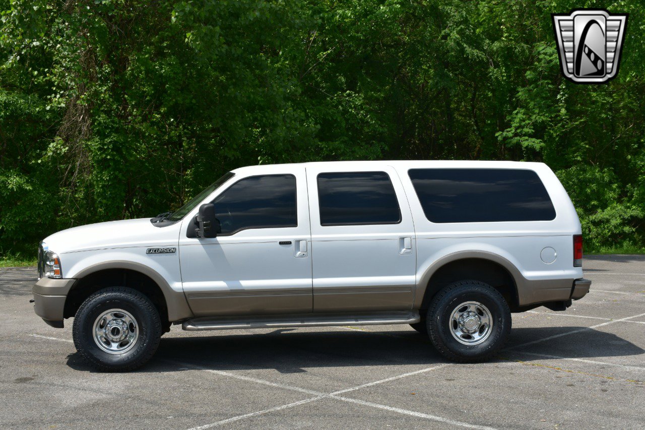 Used 2005 Ford Excursion Eddie Bauer image 3