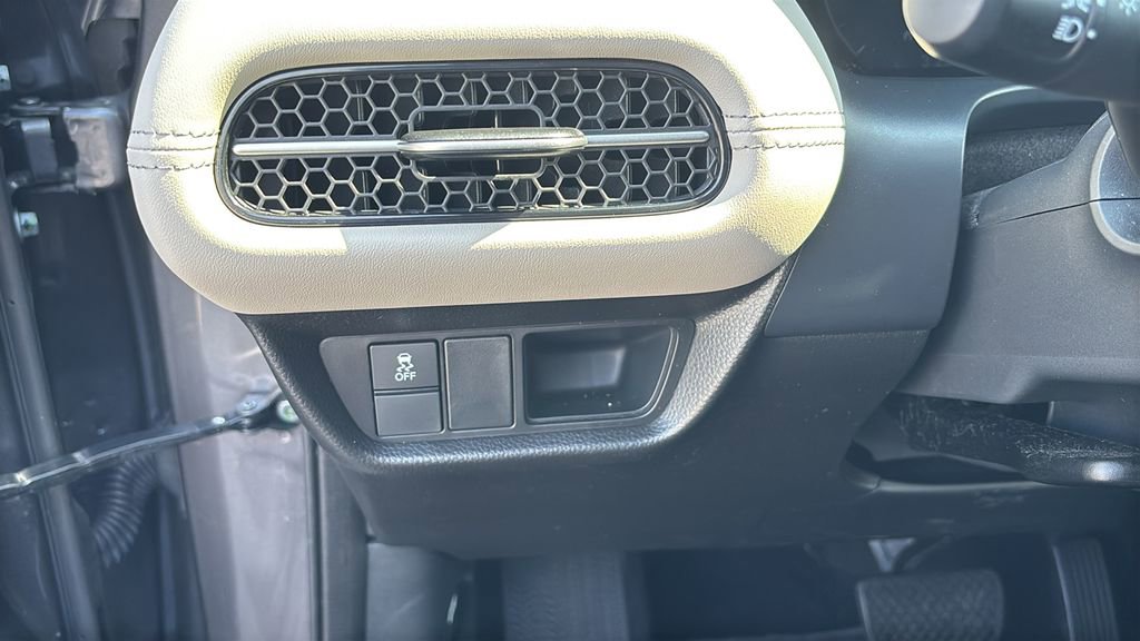 Used 2025 Honda HR-V EX-L image 16