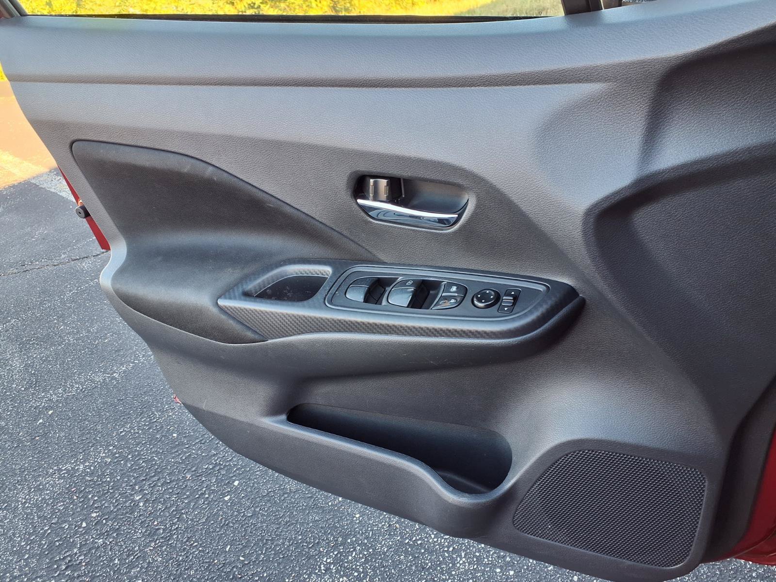 Used 2021 Nissan Versa SV FWD image 16
