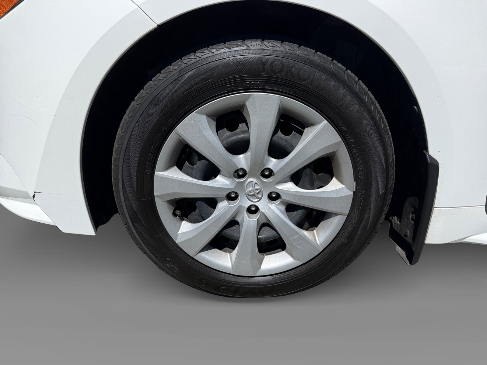 Used 2024 Toyota Corolla LE FWD image 9