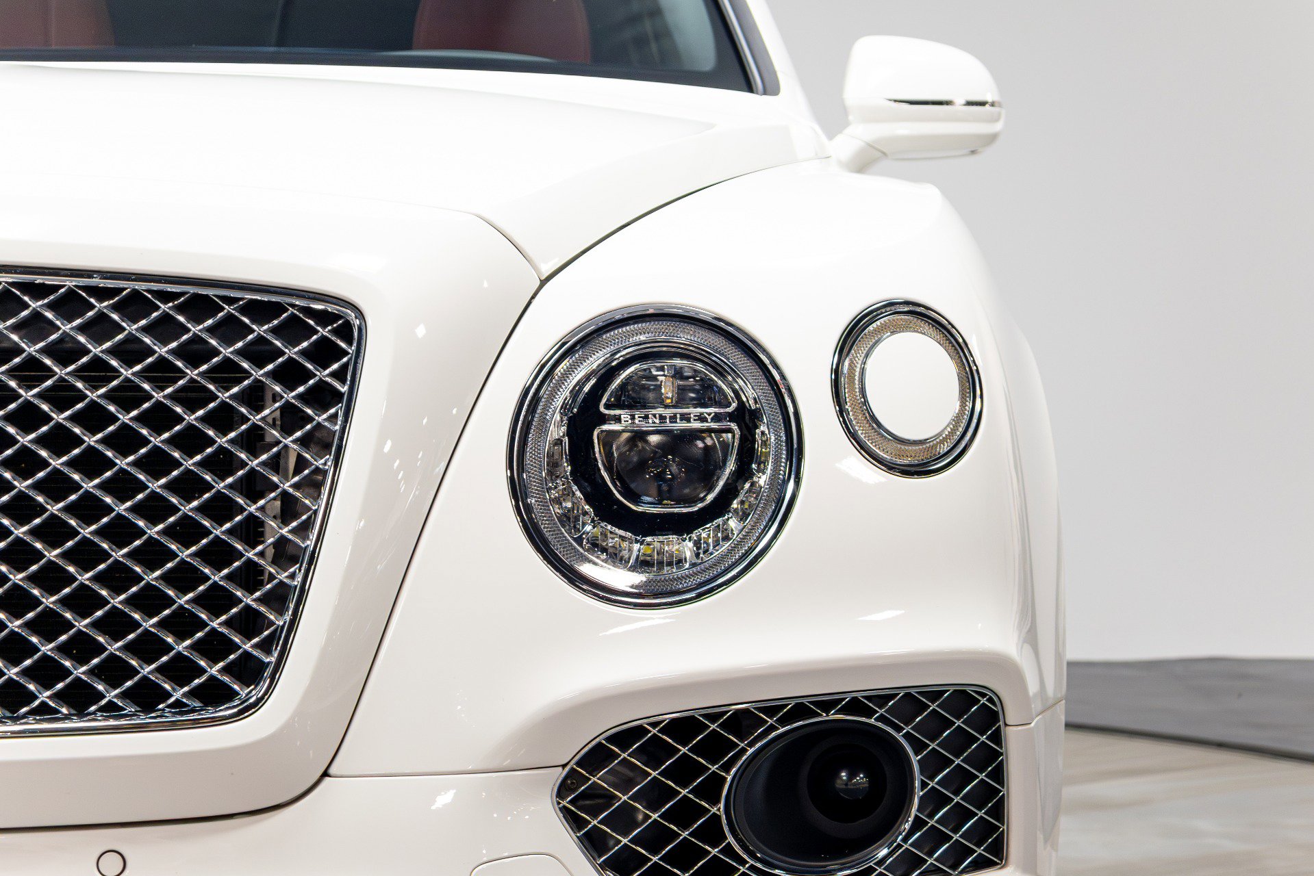 Used 2020 Bentley Bentayga image 55