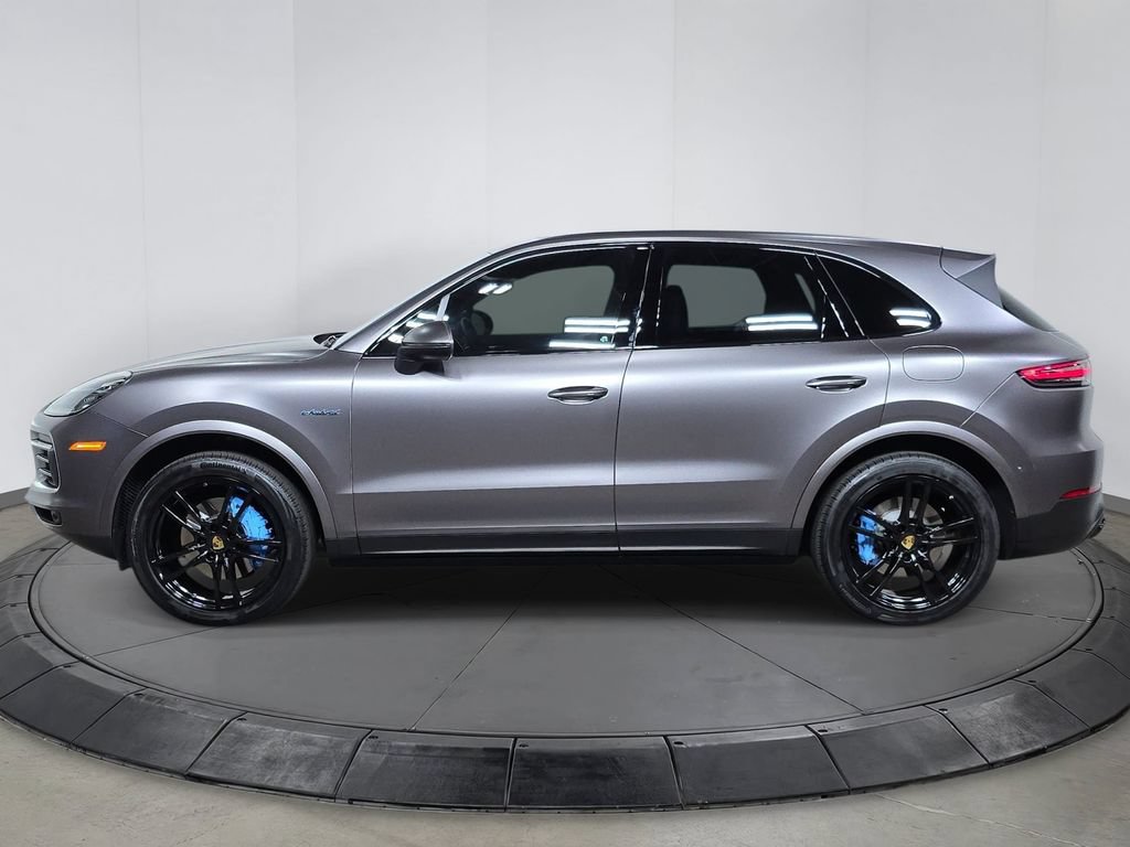 Used 2022 Porsche Cayenne Platinum Edition AWD/4WD image 2