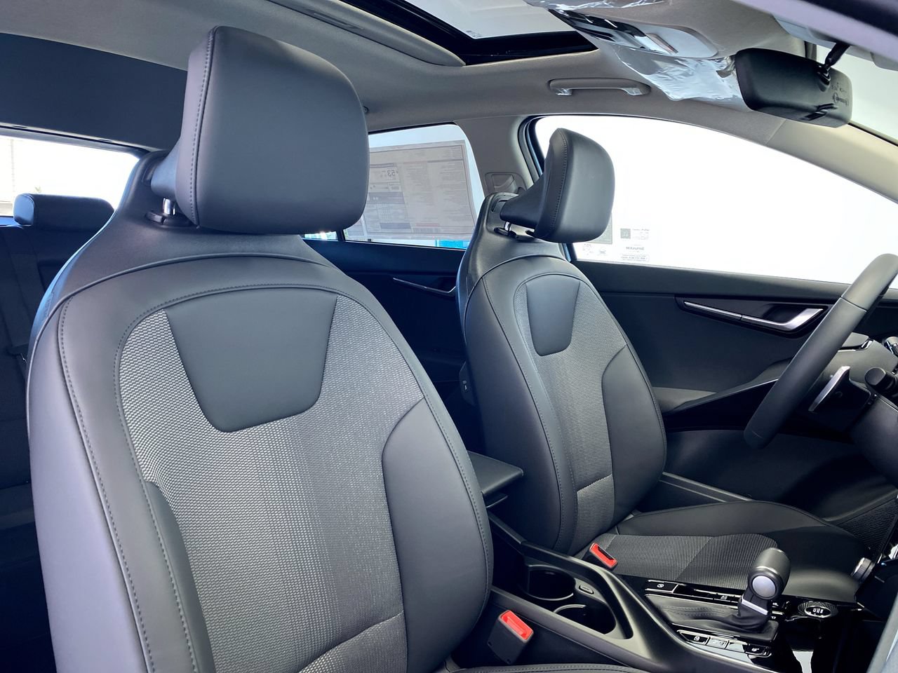 New 2026 Kia Niro EX FWD image 32