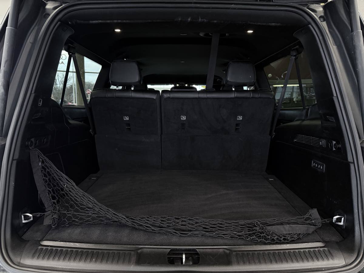 Used 2024 Jeep Wagoneer L Series III w/ Flexible Seating Group AWD/4WD image 9