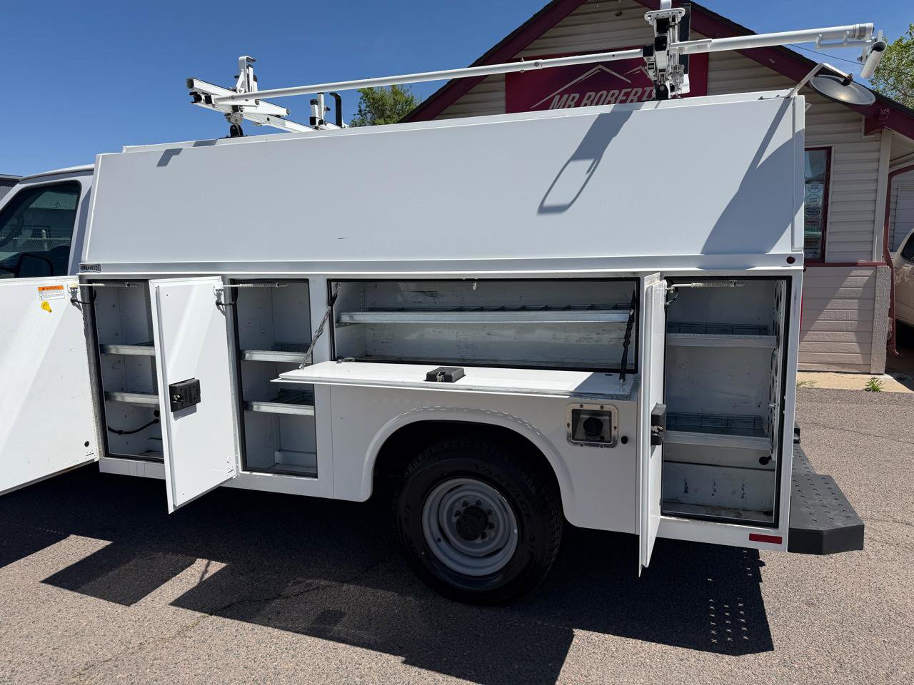 Used 2021 Ford E-350 and Econoline 350 Super Duty w/ Power Windows & Locks Group image 24