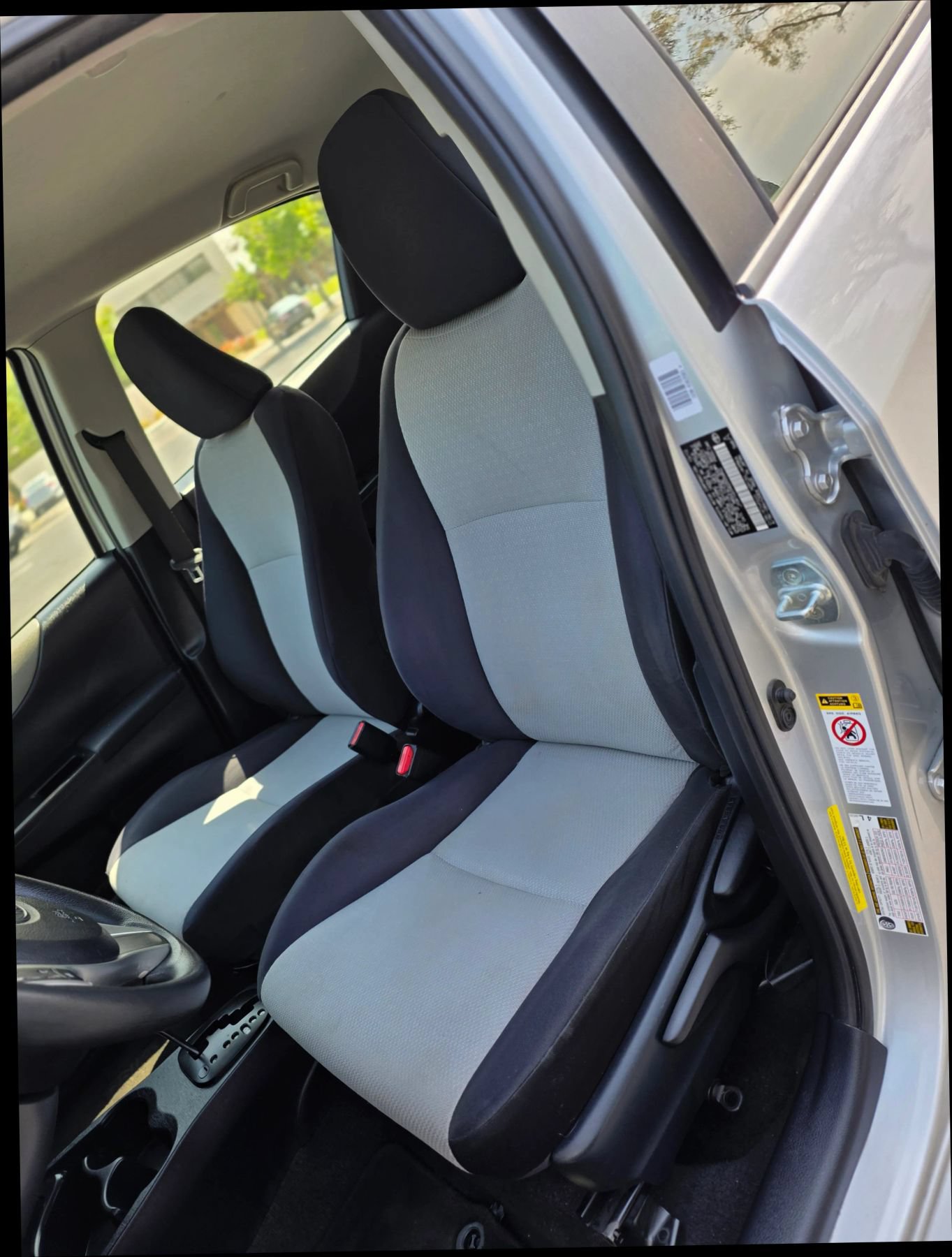 Used 2013 Toyota Yaris LE FWD image 16