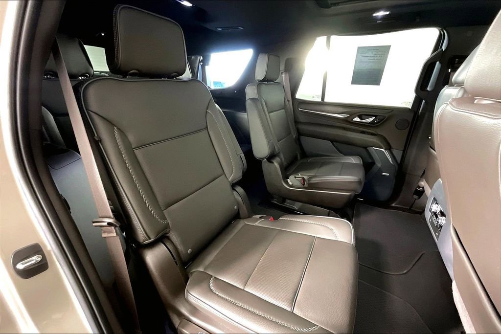 Used 2022 GMC Yukon Denali w/ Denali Premium Package RWD image 38