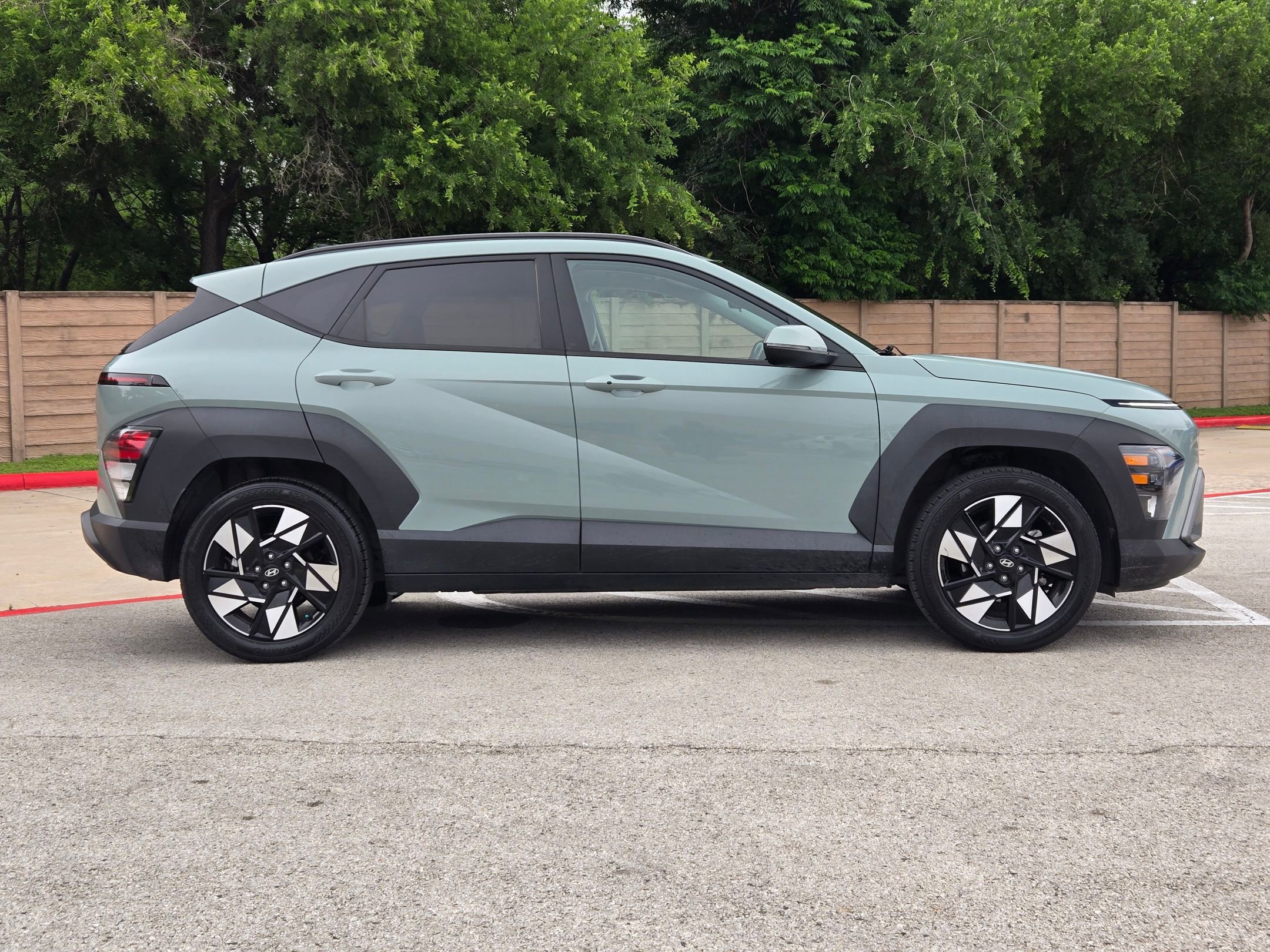 Used 2024 Hyundai Kona SEL FWD video 2