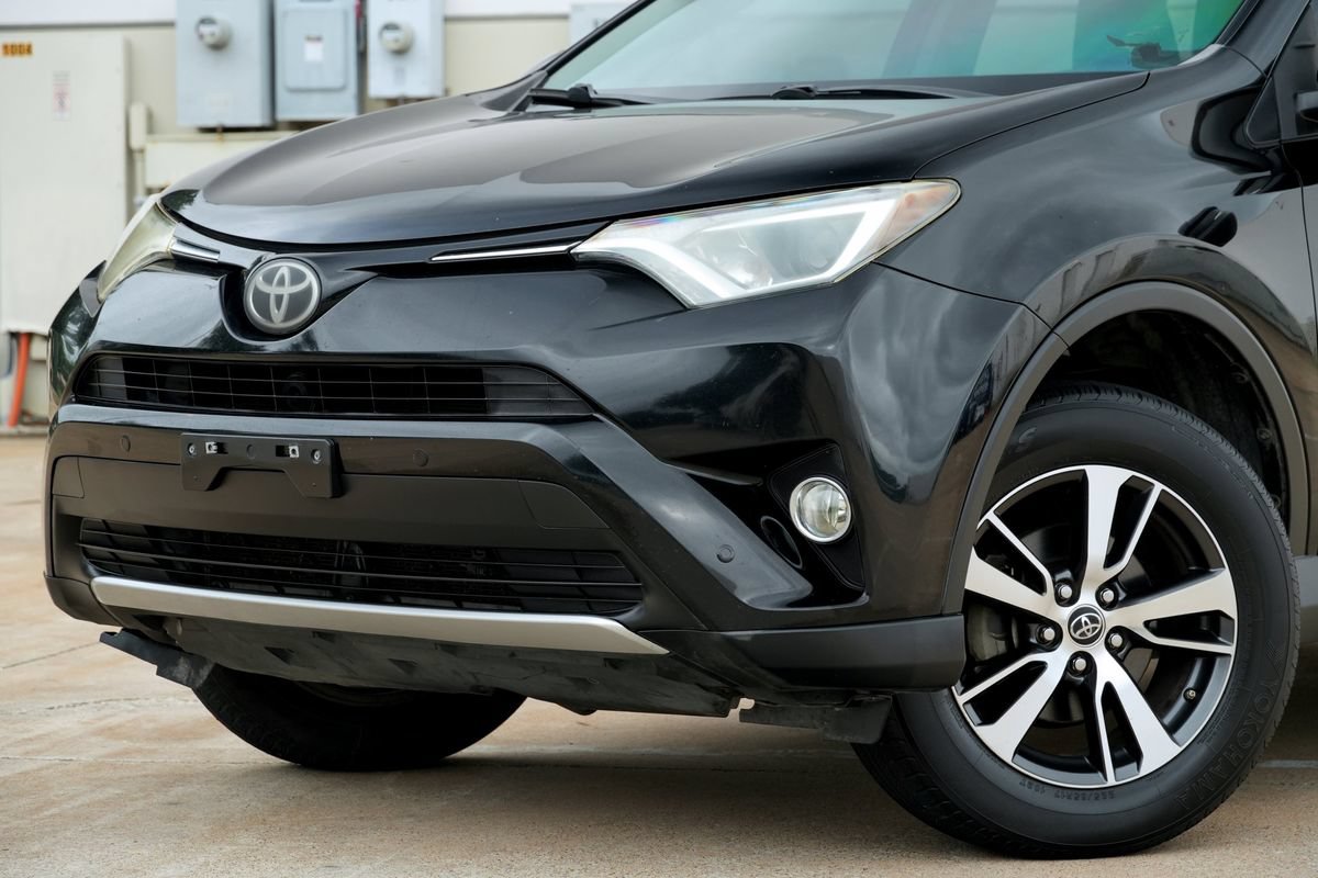 Used 2016 Toyota RAV4 XLE w/ Convenience Package FWD image 22