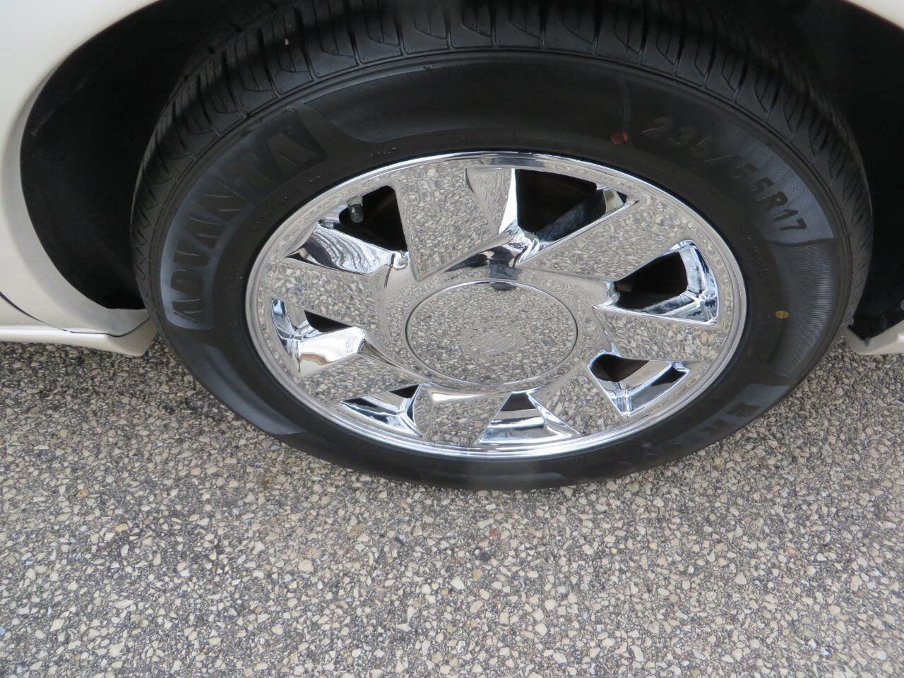 Used 2002 Cadillac De Ville DTS w/ Premium Equipment Pkg image 22