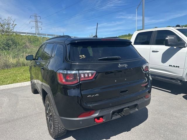 Used 2025 Jeep Compass Trailhawk w/ Trailer Tow Group AWD/4WD image 25