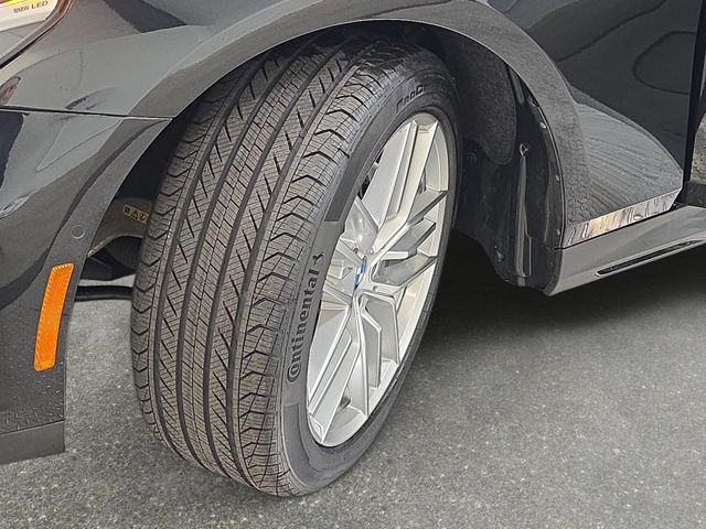 Certified 2024 BMW 530i xDrive w/ Convenience Package AWD/4WD image 29