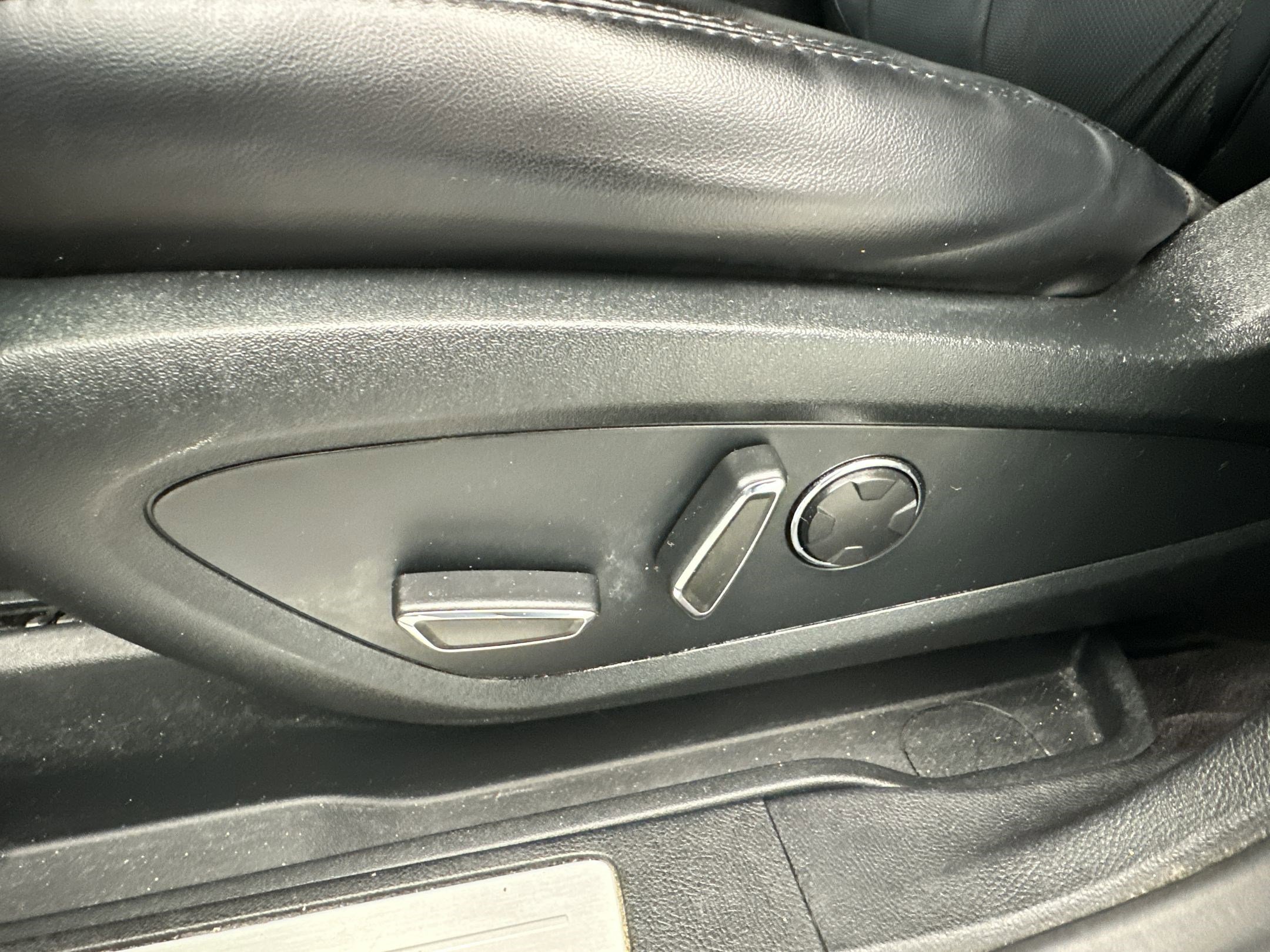 Used 2018 Lincoln MKC Reserve w/ Lincoln MKC Climate Package image 13