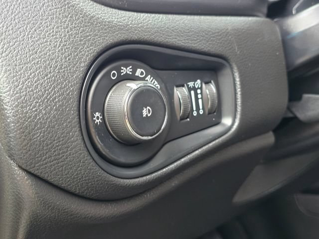 Used 2016 Jeep Renegade 75th Anniversary AWD/4WD image 23