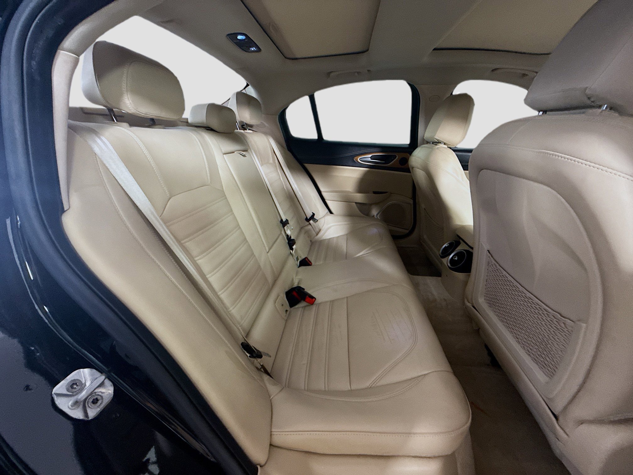 Used 2018 Alfa Romeo Giulia Ti w/ Quick Order Package 22Z Lusso image 27