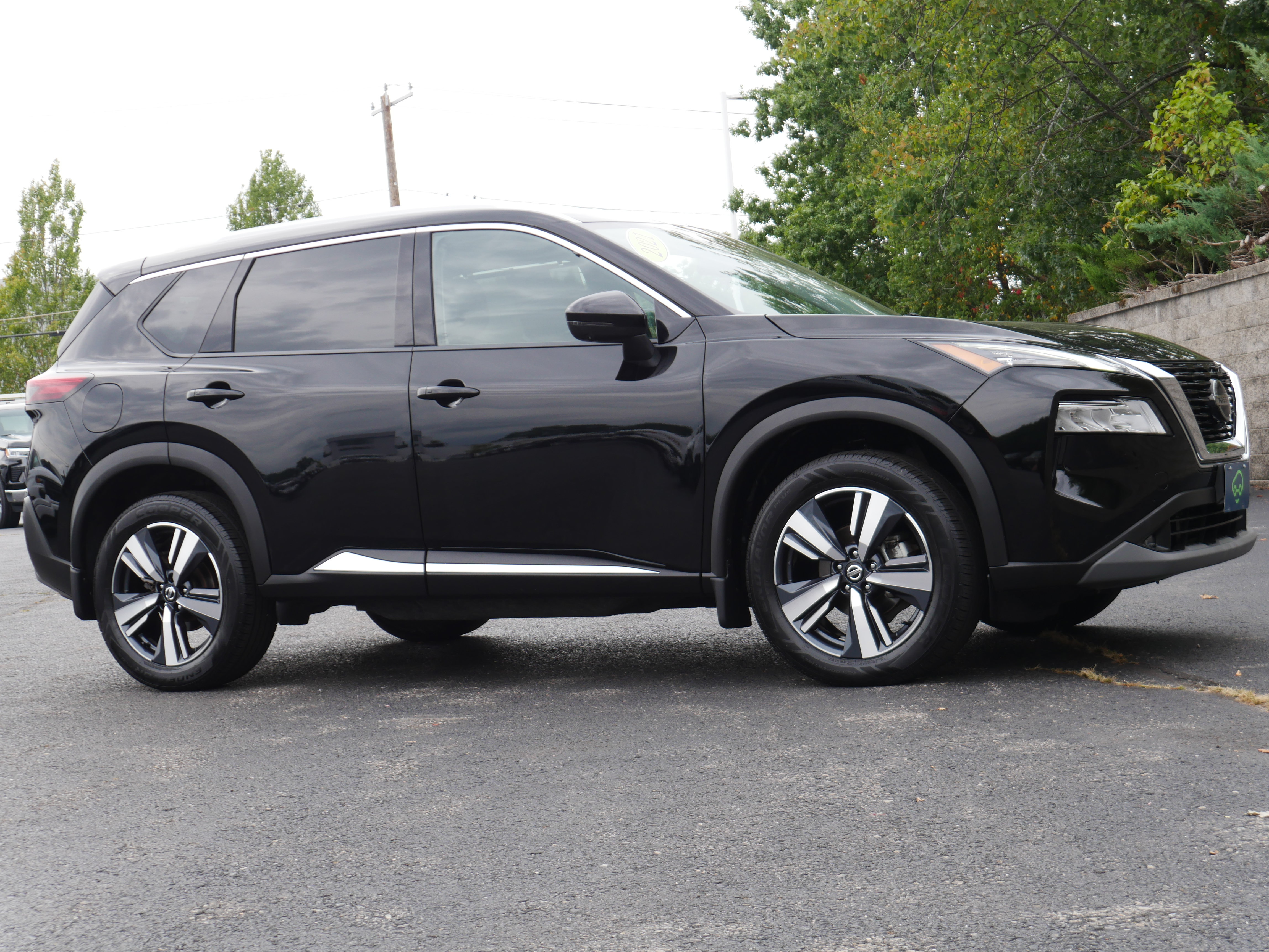 Used 2021 Nissan Rogue SL AWD/4WD image 9