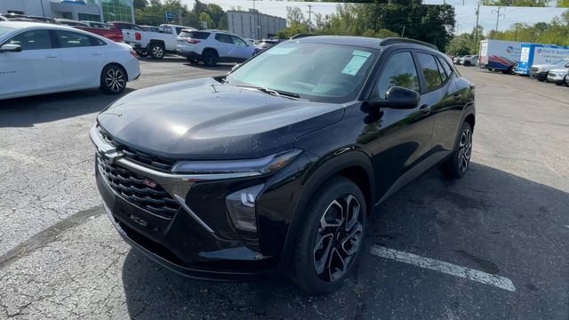 New 2026 Chevrolet Trax RS w/ Sunroof Package FWD image 6