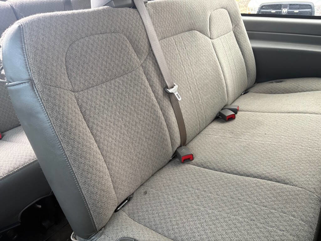 Used 2020 Chevrolet Express 3500 LS image 16