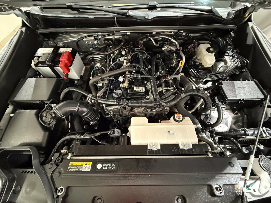 Certified 2025 Toyota 4Runner SR5 AWD/4WD image 9