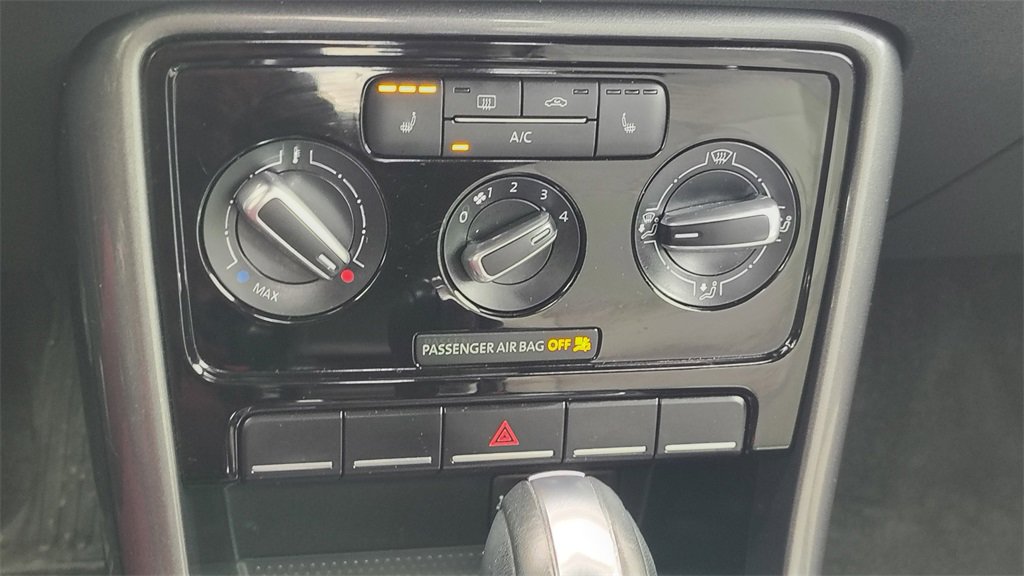 Used 2017 Volkswagen Beetle 1.8T SE image 17