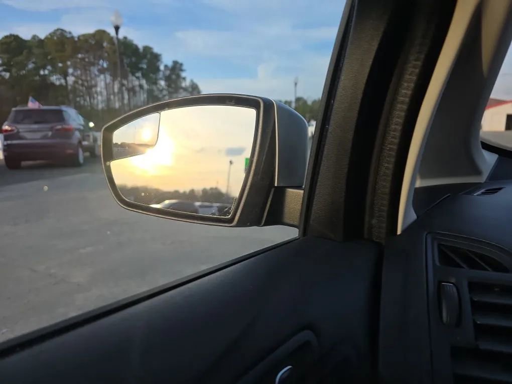 Used 2017 Ford C-MAX SE image 23