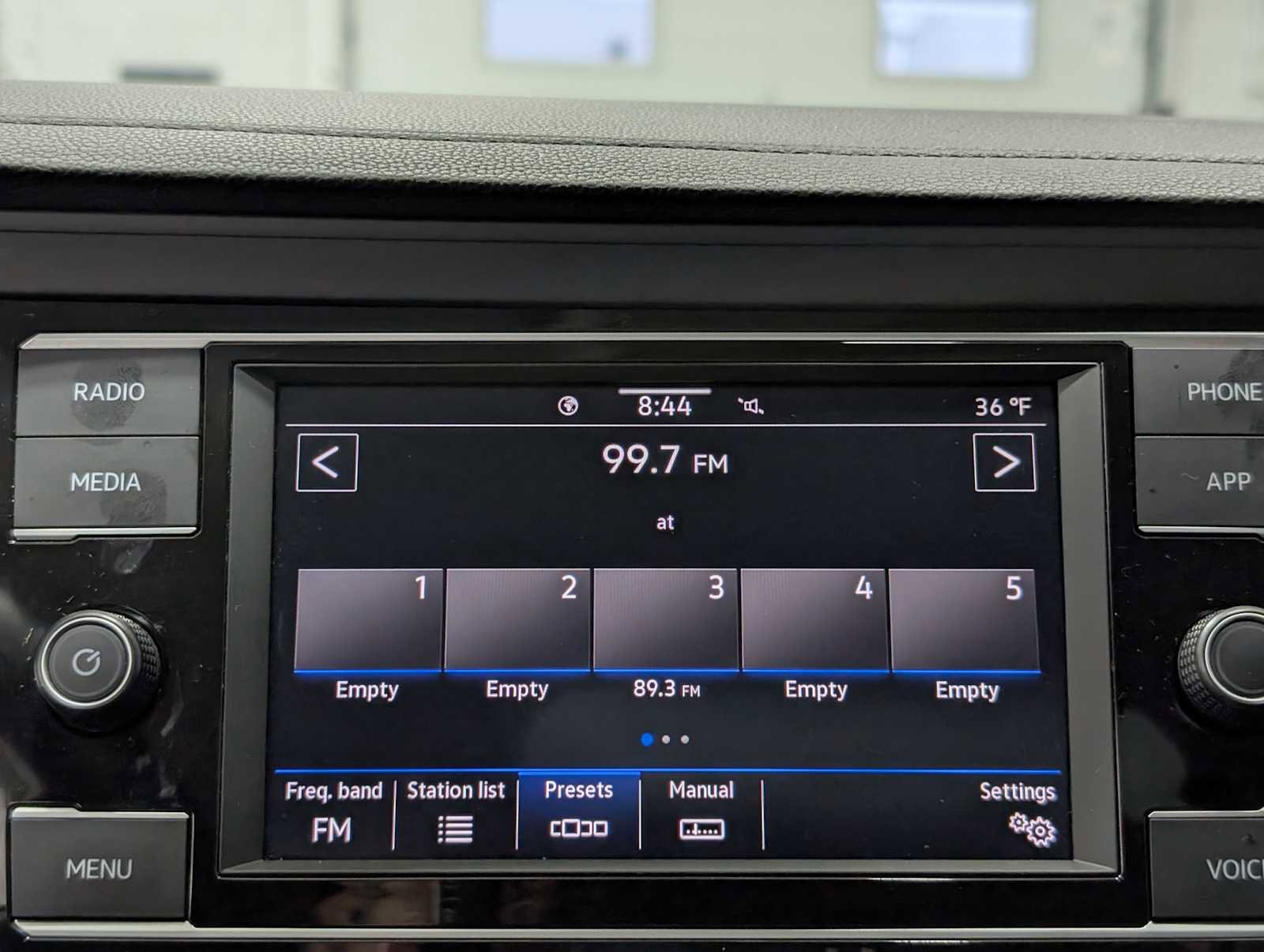 Used 2024 Volkswagen Jetta SE image 24