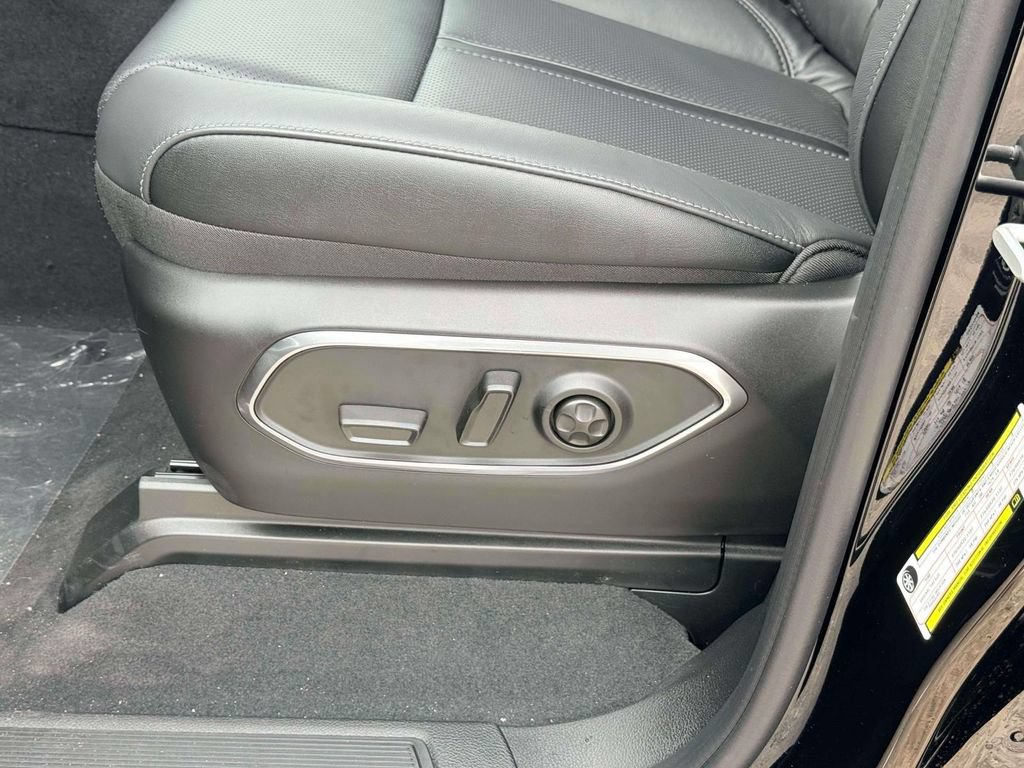 New 2026 Jeep Grand Wagoneer L Limited w/ Convenience Group I AWD/4WD image 14