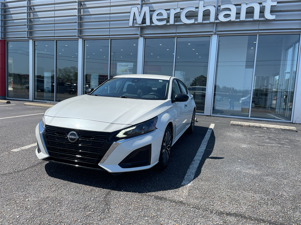 Used 2025 Nissan Altima 2.5 SV FWD image 5