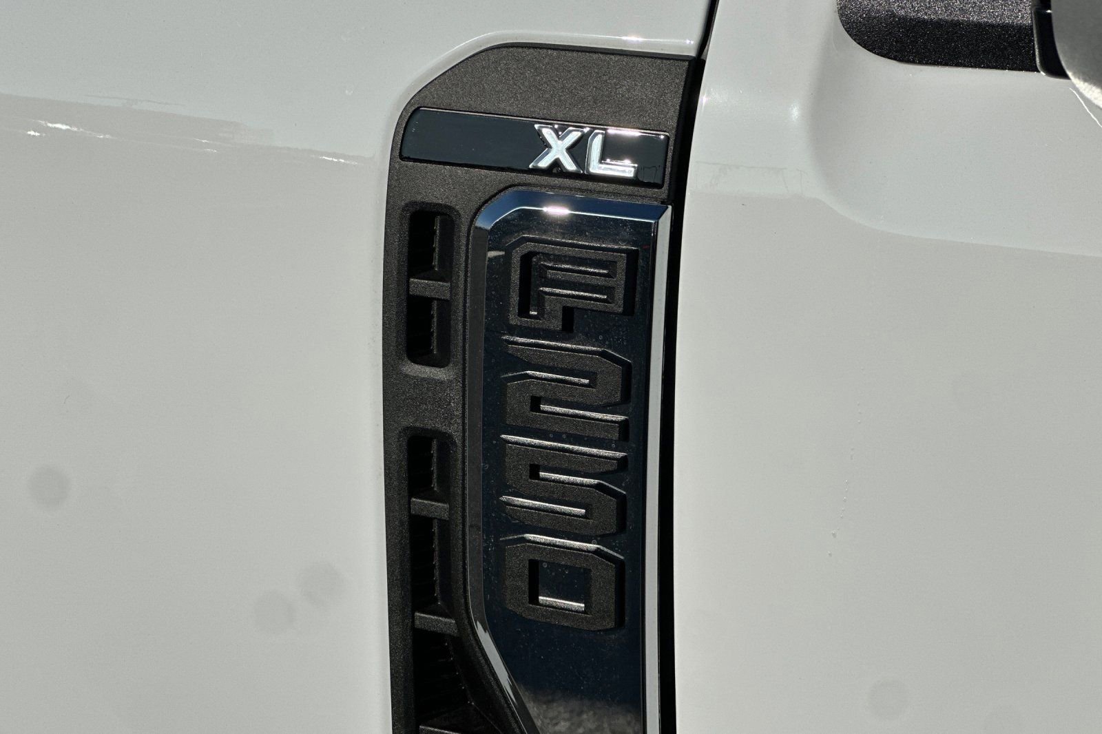 New 2026 Ford F250 XL w/ XL Chrome Package image 23