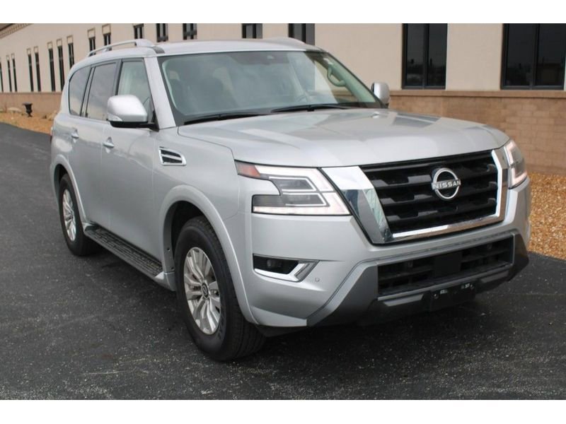 Used 2024 Nissan Armada SV AWD/4WD image 2