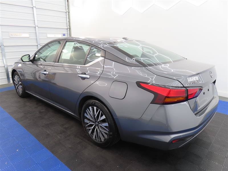 Used 2025 Nissan Altima 2.5 SV FWD image 6