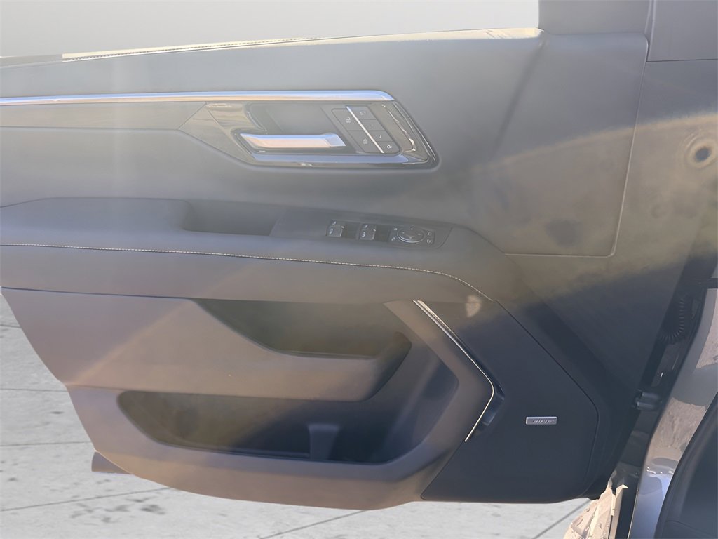 New 2026 Chevrolet Suburban Premier image 22