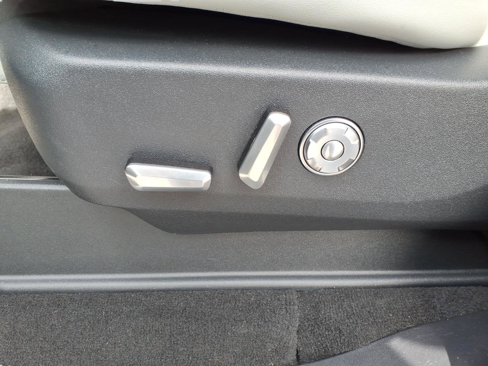 Used 2025 Lincoln Navigator L Black Label image 8