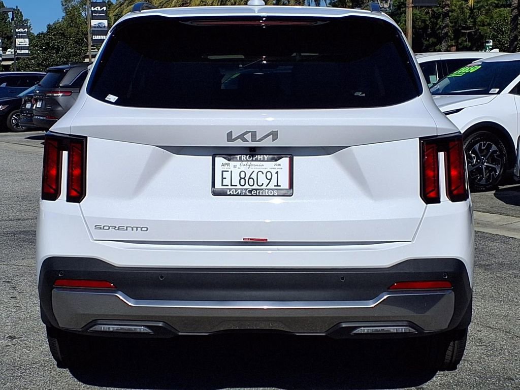 Used 2026 Kia Sorento S w/ S Panoramic Sunroof Package image 4