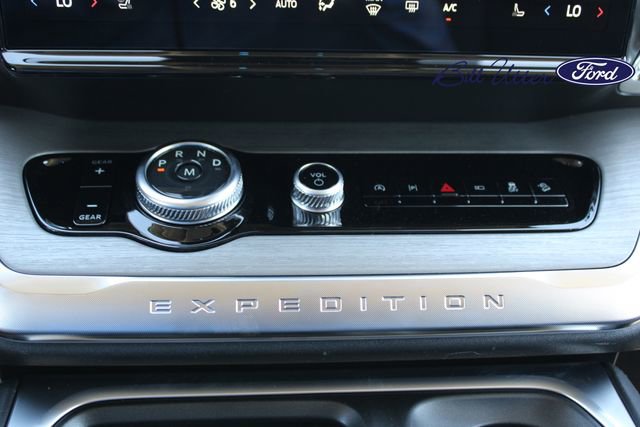 New 2026 Ford Expedition Platinum image 15