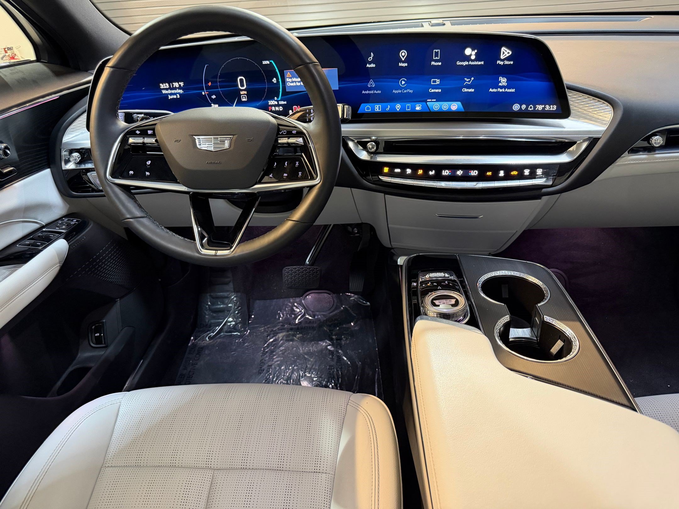 Certified 2024 Cadillac Lyriq Sport RWD image 4