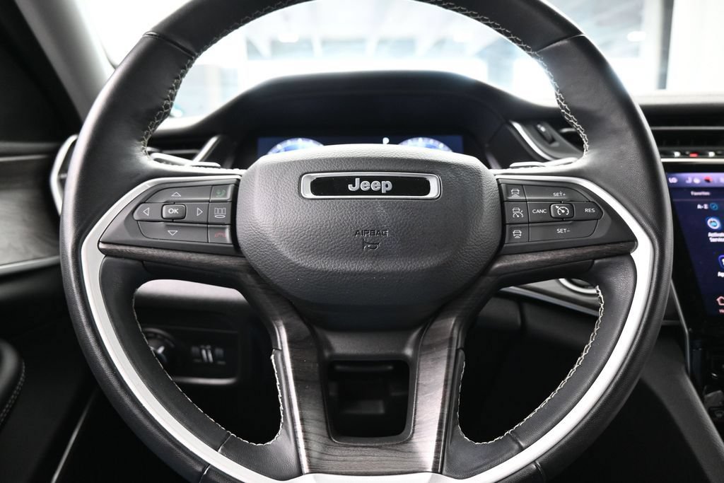 Used 2022 Jeep Grand Cherokee L Limited RWD image 27