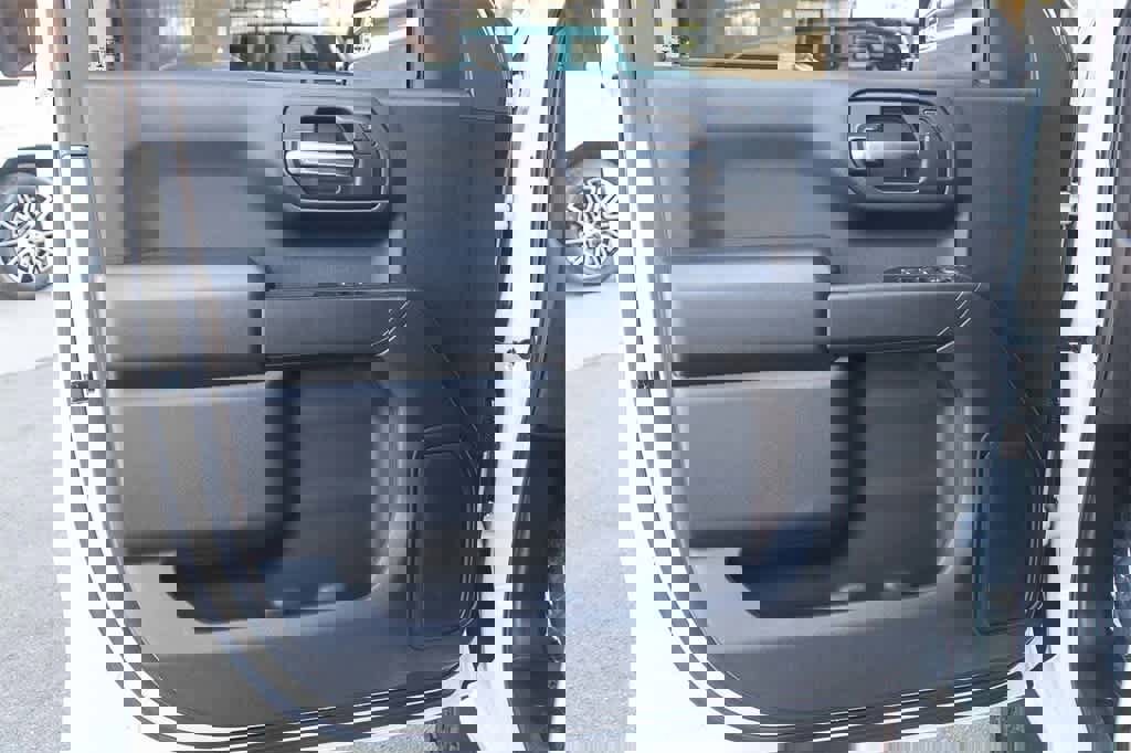 Used 2025 Chevrolet Silverado 1500 Custom Trail Boss w/ Dark Appearance Package image 22