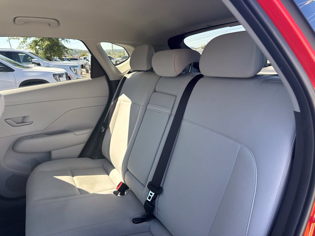 Used 2025 Hyundai Kona SEL AWD/4WD image 25